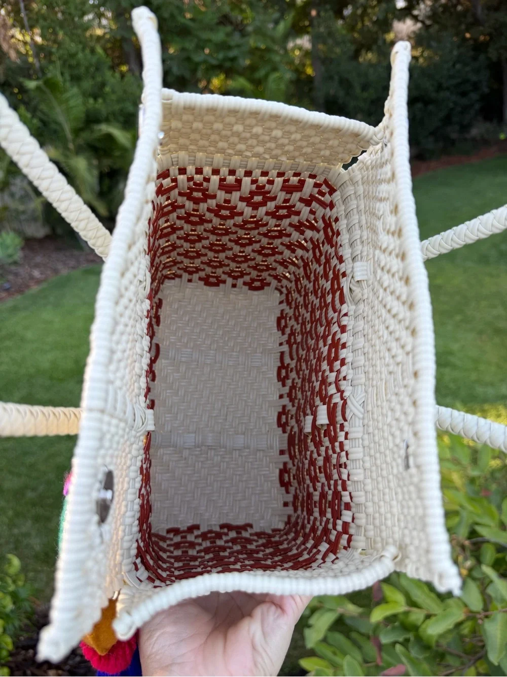 Woven Tote Bag with Pattern and Decorative Tassel